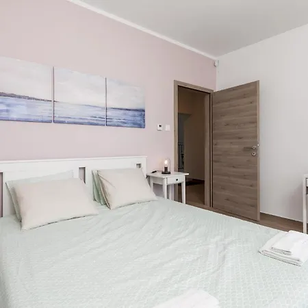 Holiday home 4 Bedroom Beautiful In *